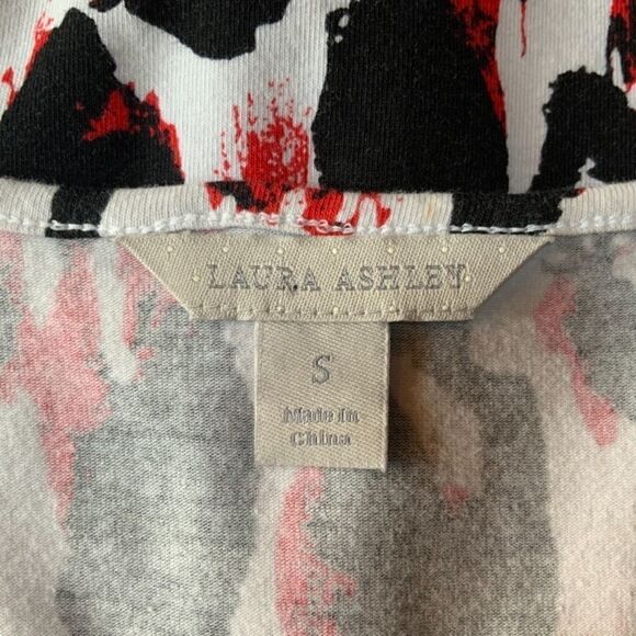 LAURA ASHLEY White w/Black&Red Tee & Bling S - Picture 6 of 7